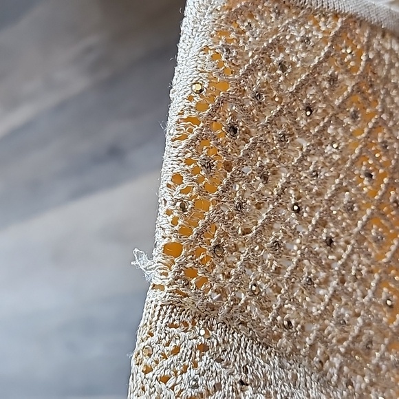 St. John Metallic Gold Sleeveless Blouse - Picture 15 of 16